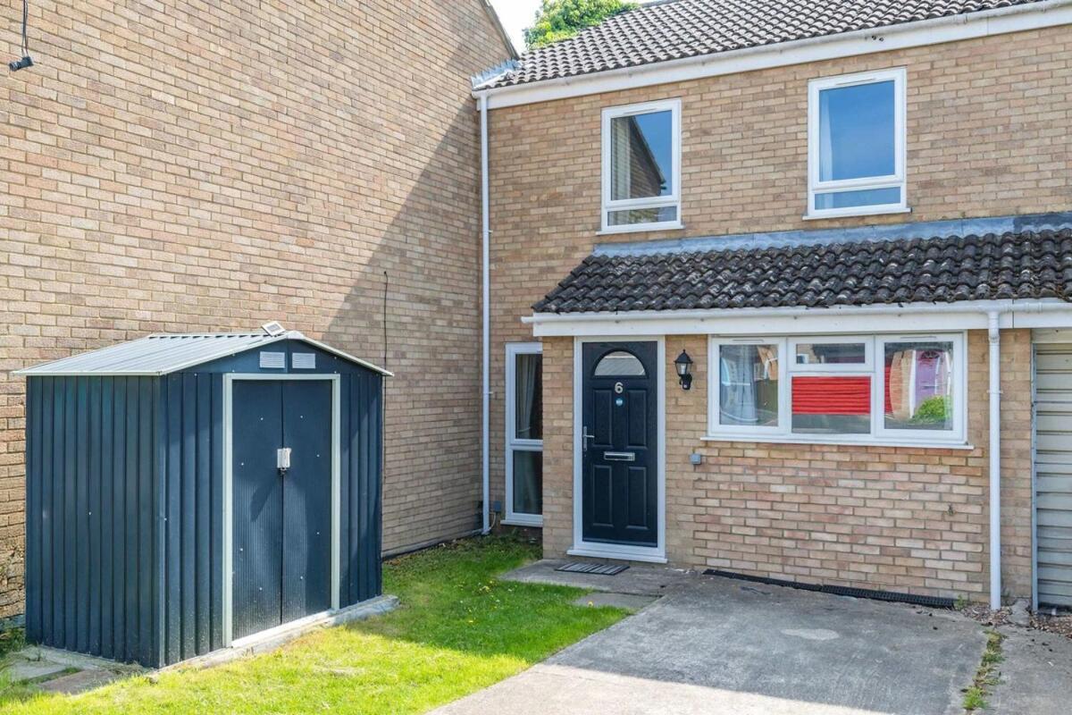 Apartment Modern Spacious 4 Bedroom 3 Bathroom House By Trinity Short Term Lets & Serviced *