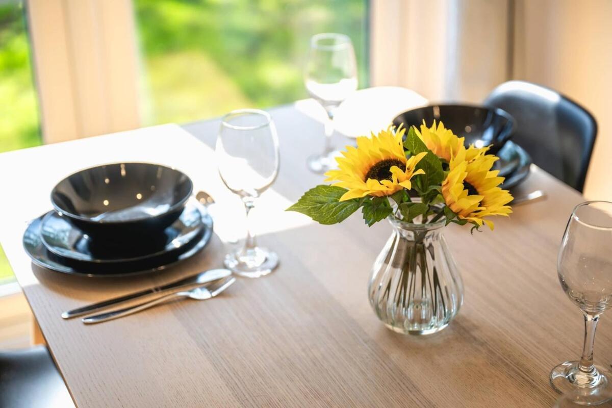 Modern Spacious 4 Bedroom 3 Bathroom House By Trinity Short Term Lets & Serviced Cambridge (Cambridgeshire)
